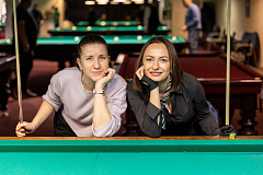 Мастера кия приняли участие в Рождественском турнире по бильярду