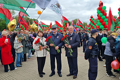 ФОТОФАКТ: Белалко принимает участие в торжественном митинге, посвященном Дню Победы.