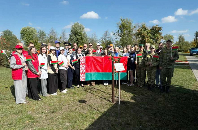 Молодежь «Белалко» приняла участие в акции «Дерево единства»